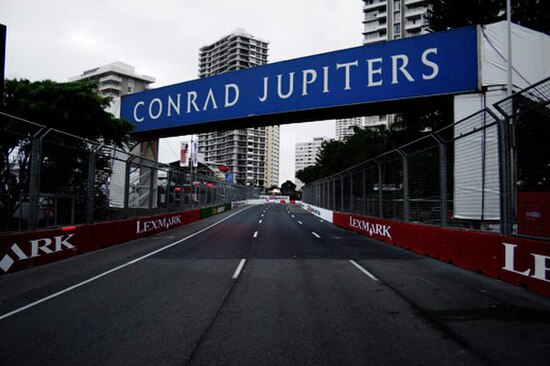 The Surfers Paradise Street Circuit (pictured in 2006), where the race was held.