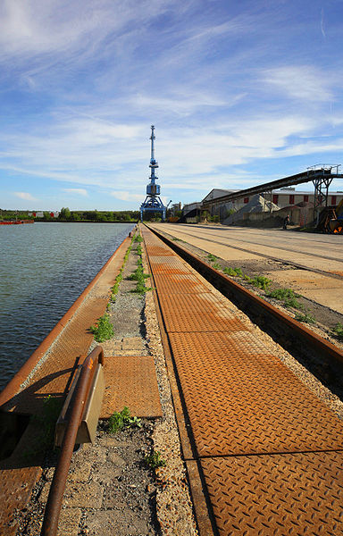 File:Lueneburg Hafen HP-5516.jpg