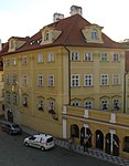 Měšťanský_dům_U_zlatého_lva_(Malá_Strana),_Praha_1,_Na_Kampě_7,_Malá_Strana.JPG