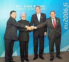 President of the European Commission Jose Manuel Barroso, Indian Prime Minister Manmohan Singh, Finnish Prime Minister Matti Vanhanen and Solana at the EU-India summit in Helsinki, 2006 Manmohan Singh at the family photograph of India -EU summit with the President of the European Commission Mr. Barroso, the Prime Minister of Finland, Mr. Matti Vanhanen and the Secretary General of the European Union.jpg