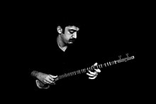 Mehdi rajabian setar مهدی رجبیان سه تار نوازی. Jpg