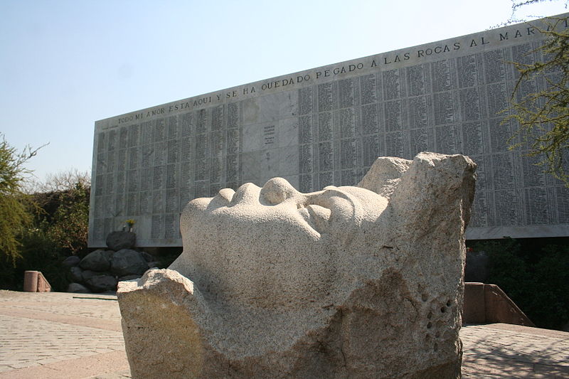 File:Memorial DDHH Chile 47 Memorial Cementerio General.jpg