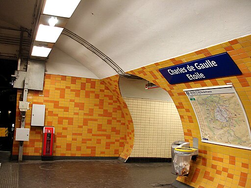 Metro de Paris - Ligne 2 - Charles de Gaulle - Etoile 06