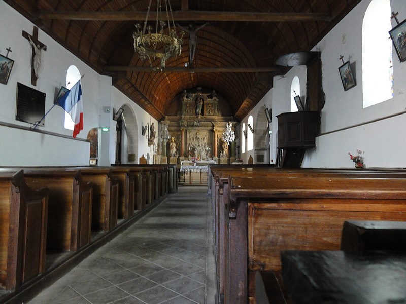 File:Meurcé (Sarthe) église intérieur.jpg