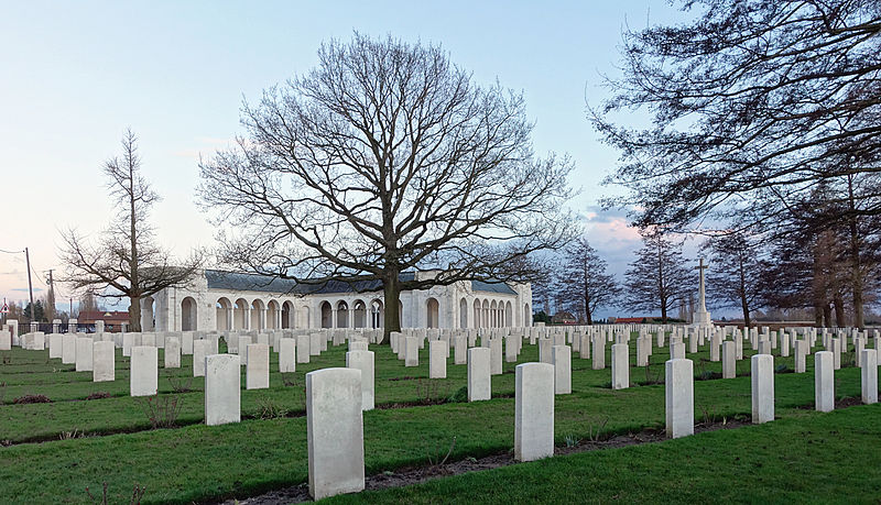 Ofbeeldienge:Monument touret 2.jpg