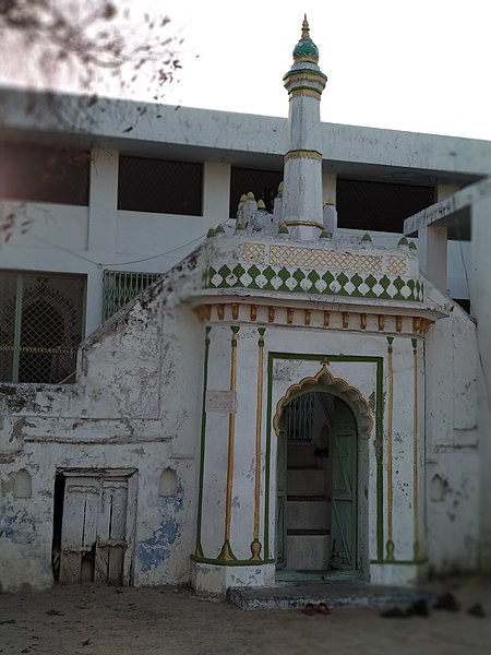 File:Mulsari Masjid Bahraich.jpg