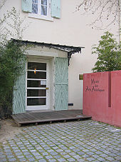 Entrée du Musée des arts asiatiques.