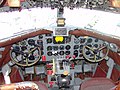 ダグラス DC-3。操舵輪は円形。