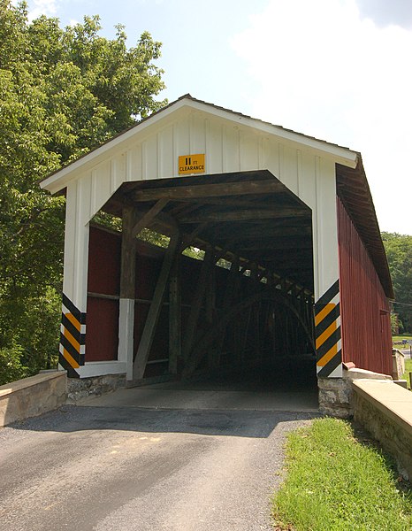 File:Neff's Mill Covered Bridge Portal 2000px.jpg