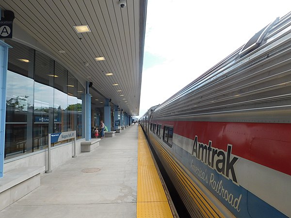 Platform at the Niagara Falls station