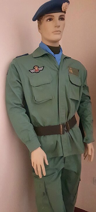 Uniform of a Spanish observer. ONUCA-SpanUniform ca1990 MusHistMili-Valencia 20191204 496.jpg