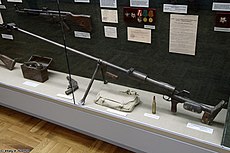 Smolensk'teki Büyük Vatanseverlik Savaşı müzesinde PTRD tüfeği.jpg