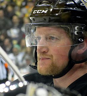 Paul Martin (ice hockey) American retired ice hockey defenseman (born 1981)