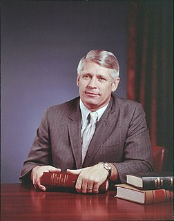 Kenneth M. Curtis American lawyer and former politician