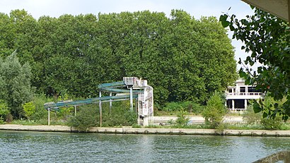 How to get to Île du Platais with public transit - About the place