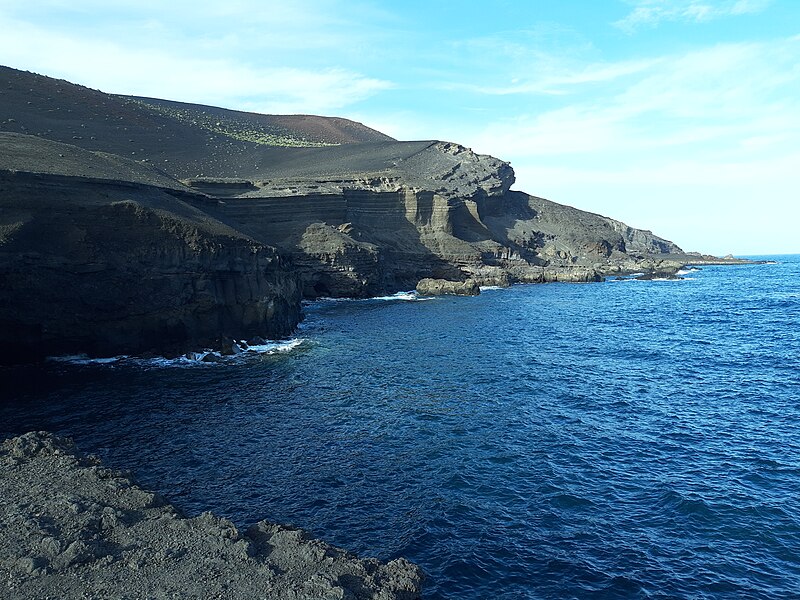 File:Playa las cabras, lava coast, Fuencaliente, La Palma.jpg