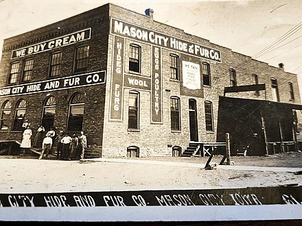 Post card from 1910 of Mason City Hide and Fur Company of Mason City Iowa