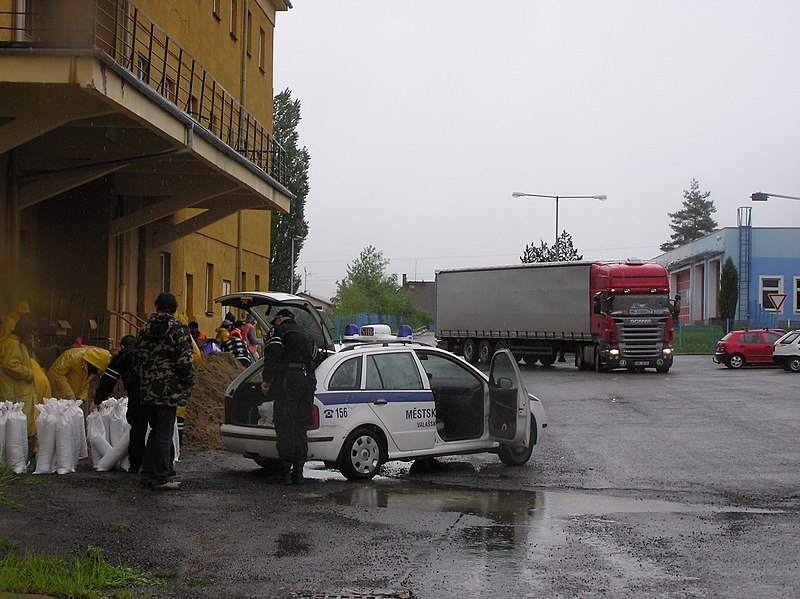 File:Povodně 2010 Valašské Meziříčí (53).JPG