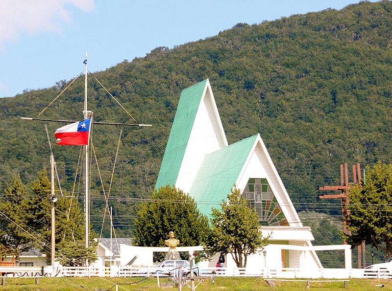 File:Puerto Williams (église).jpg