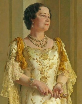 Image: Queen Elizabeth Bowes Lyon in Coronation Robes by Sir Gerald Kelly (cropped)