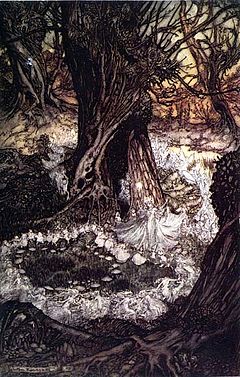 Una processione di fate nel bosco, illustrata da Arthur Rackham (1908)