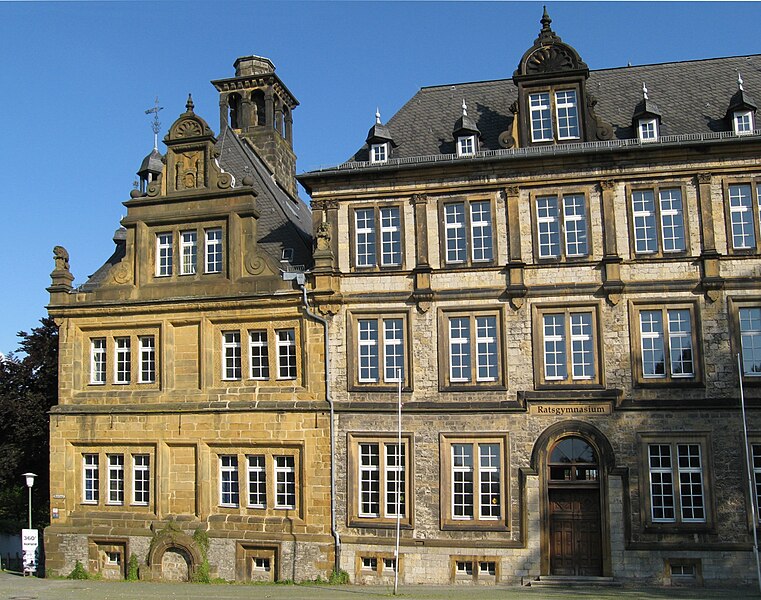 File:Ratsgymnasium-Bielefeld.jpg