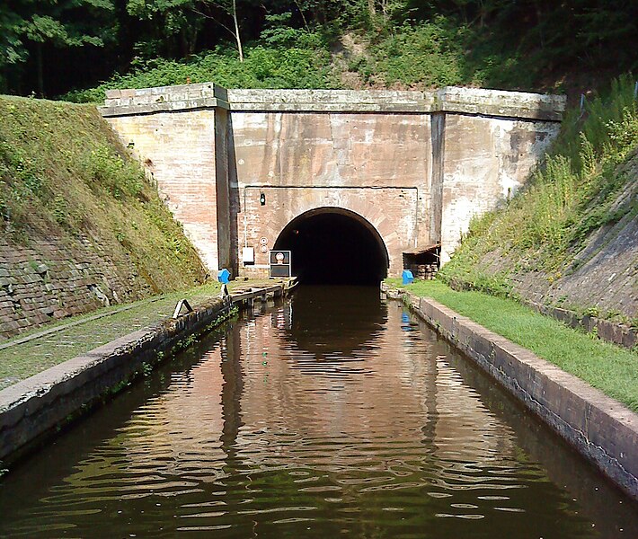 File:Rhein-Marne-Kanal-Tunnel 03.JPG