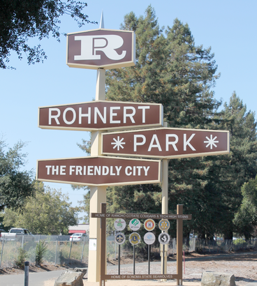 How to get to Rohnert Park with public transit - About the place