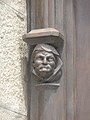 Roscoff : autre tête sculptée sur la façade d'une maison