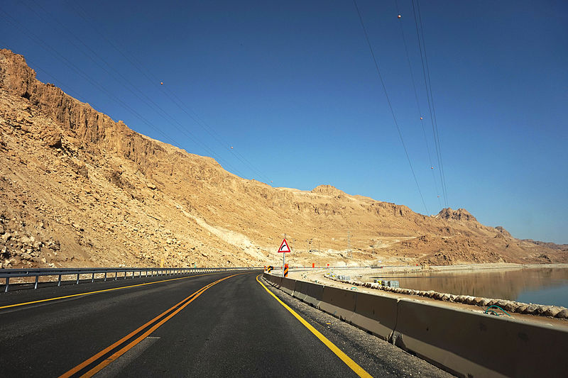 File:Route 90 - Dead Sea2.jpg