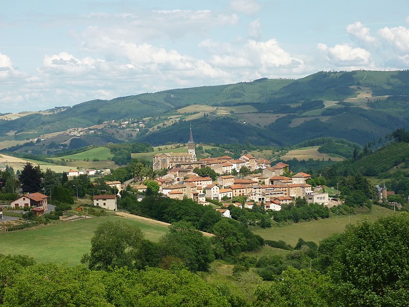 File:Saint-Just-d'Avray - Vue.jpg