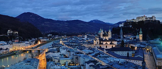 Панорама ночного Зальцбурга