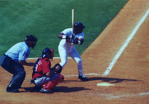 Baseball: Historia baseballu, Zasady gry w baseball, Ubiór i wyposażenie zawodników