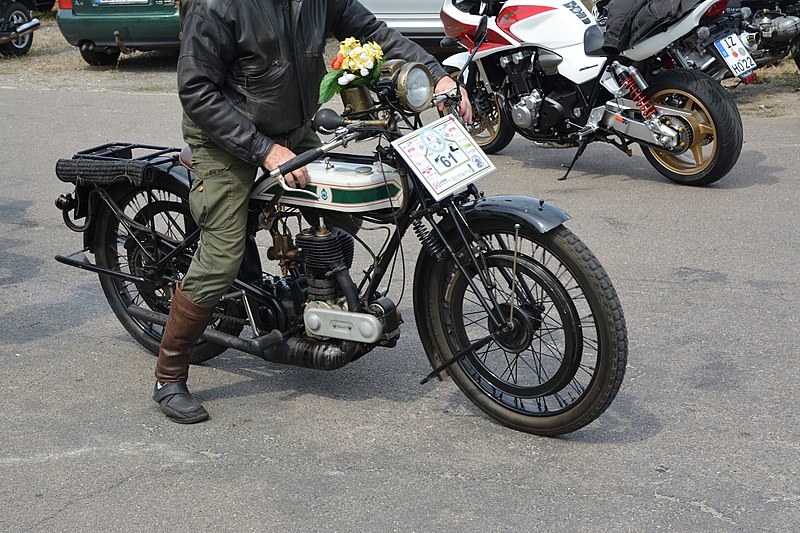 File:Schleswig-Holstein, Wilster, Zehnte Internationale VFV ADAC Zwei-Tage-Motorrad-Veteranen-Fahrt-Norddeutschland und 33te Int-Windmill-Rally NIK 3988.jpg