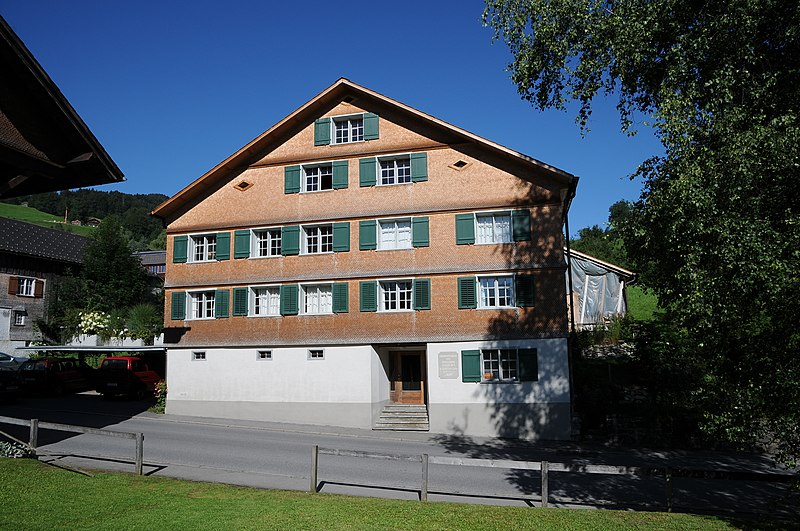 File:Schwarzenberg, Hof 6 Vlbg.JPG