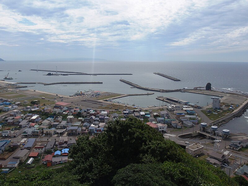 File:Setana Port from Risshozan.JPG