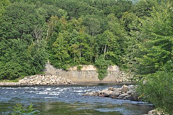 Sewall's Falls dam breach, Concord NH.jpg