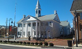 Shenandoah County Courthouse Woodstock VA Nov 11.jpg