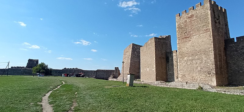 File:Smederevo fortress 3.jpg