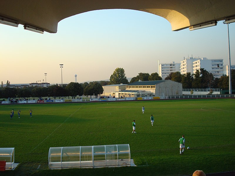 File:Stade Léo Lagrange 5.JPG - Wikimedia Commons