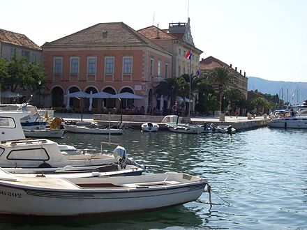 Harbour in Stari Grad