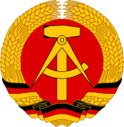 Emblema de la RDA (1955-1990).