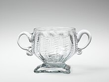 Stiegel sugar bowl, Metropolitan Museum of Art Sugar bowl MET DP207322.jpg