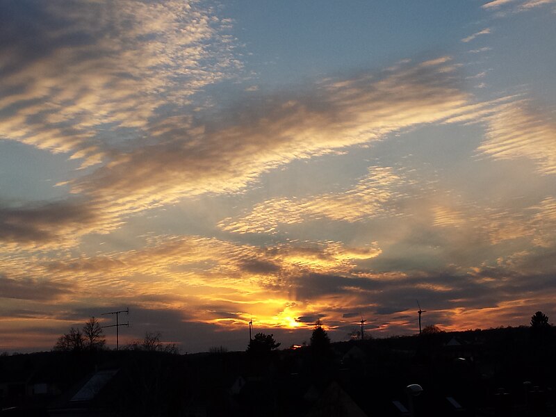 File:Sunset April 4th 2015 in Austria.jpg