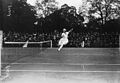 Suzanne Lenglen playing 1920.jpg