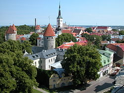 Vue de la ville de Tallinn depuis Toompea (2009) .JPG