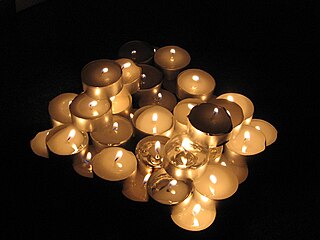 [Bild: 320px-Tealights_Stacked.JPG]