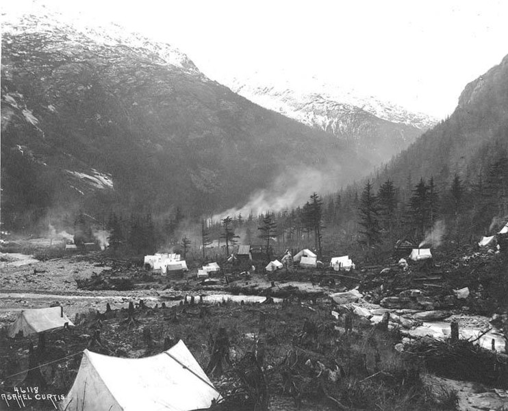 File:Tent city at Sheep Camp, Alaska, on the Chilkoot -Dyea- Trail (CURTIS 568).jpeg