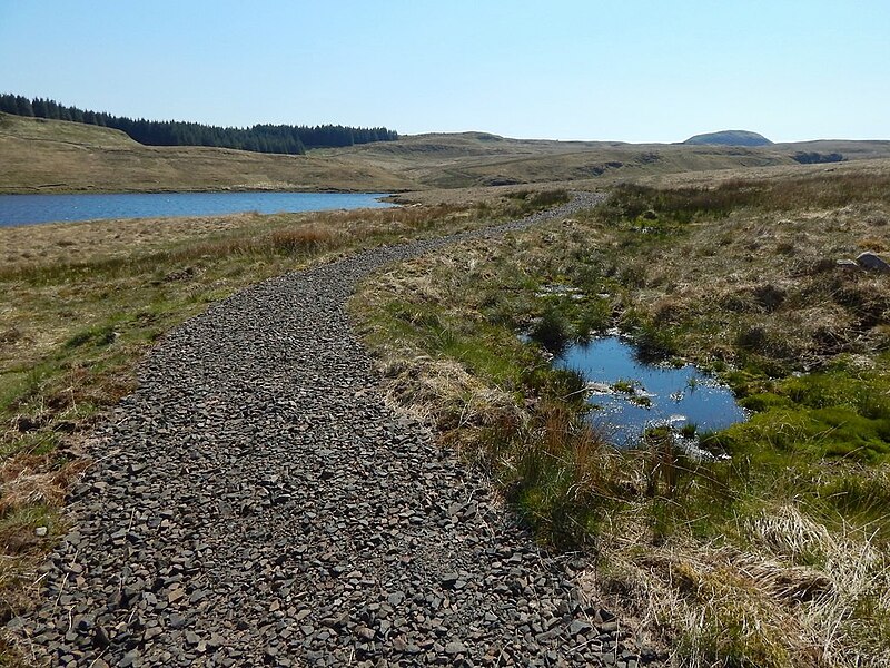 File:The John Muir Way near Burncrooks Reservoir - geograph.org.uk - 4978212.jpg