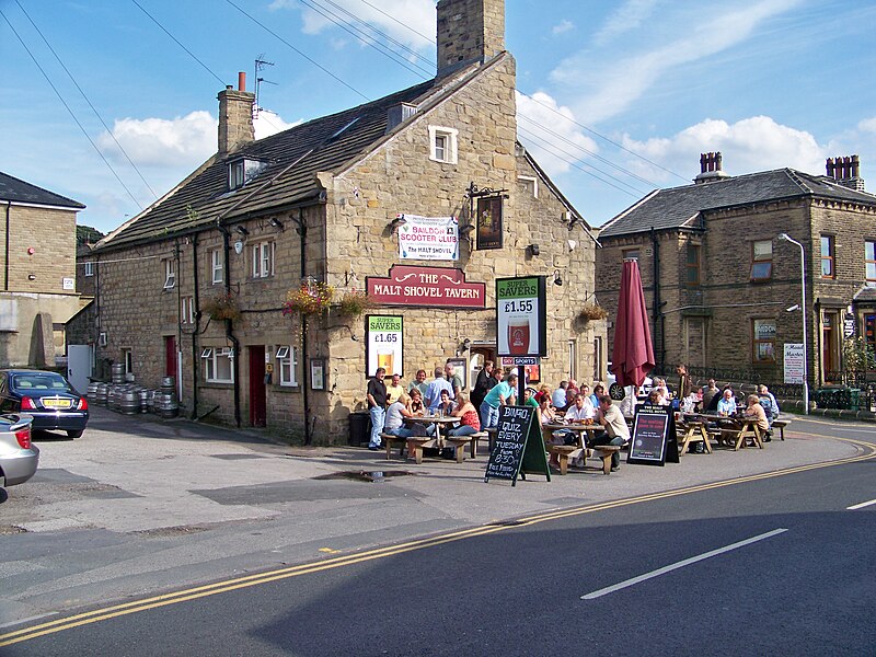 File:The Malt Shovel Tavern, Baildon.jpg